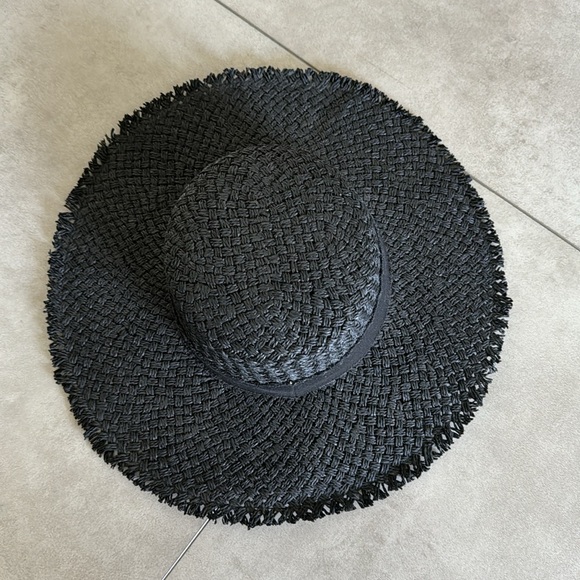 Black Sun Hat - Picture 3 of 5
